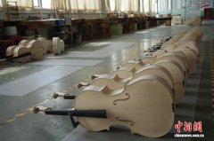 河南确山:提琴出“山”闯世界